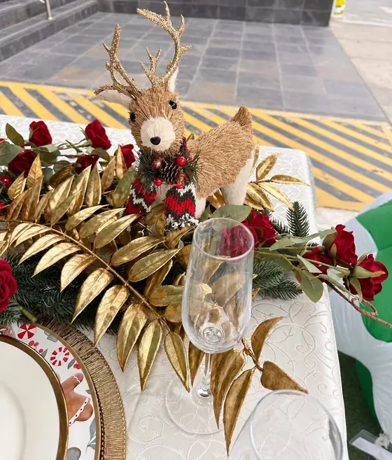 Mesa del taller navideño en SuperHome — foto 3 de 4