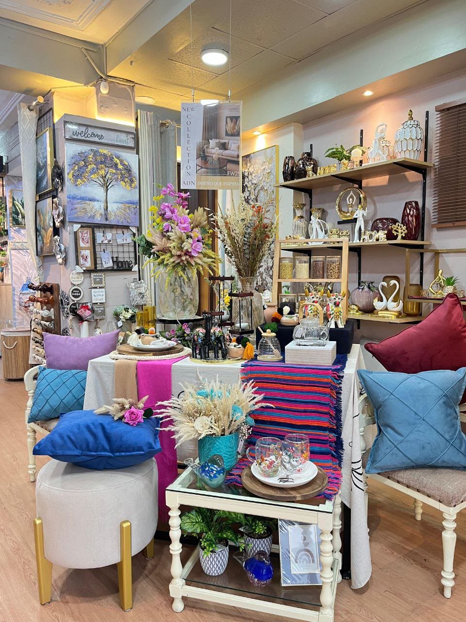Zona de tienda en montaje